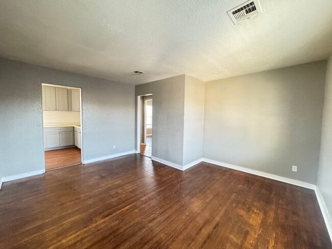 Photo - 2030 NW 25th St Unidad 6