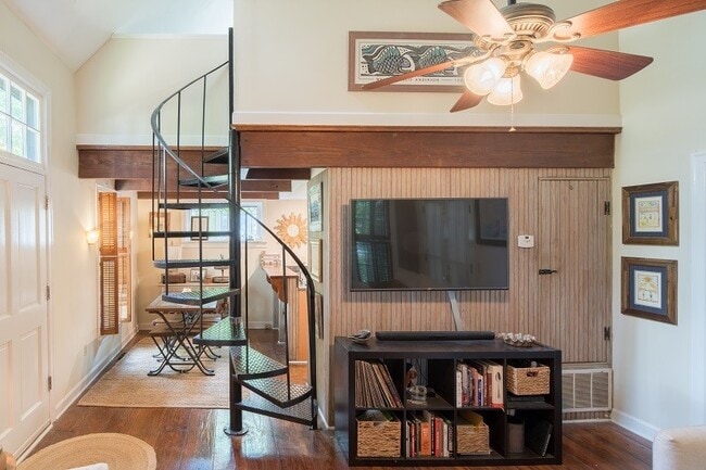 Photo - 107 Herbert St