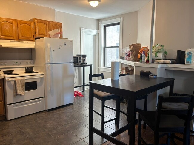 Building Photo - 1056 Commonwealth Ave Unit 31