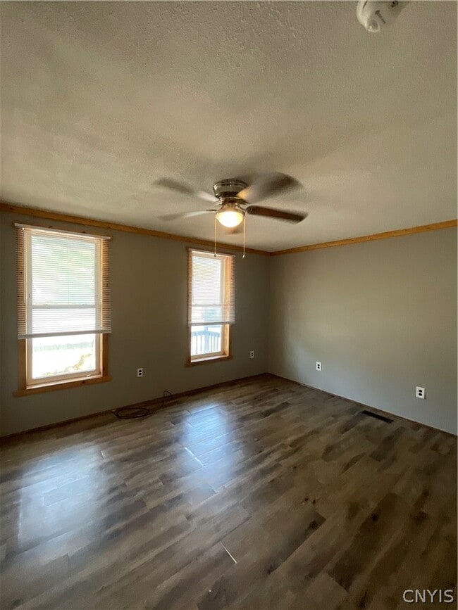 Photo - 377 W Main St