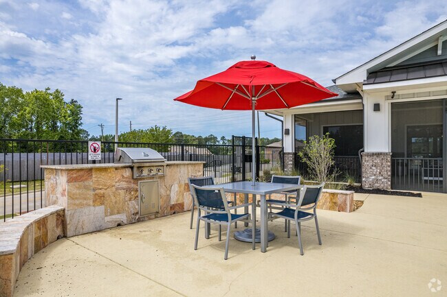 Outdoor kitchen and living
