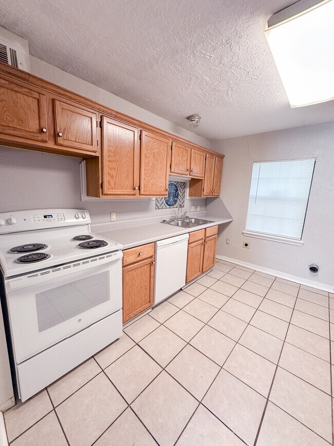 1107 NW Bell Ave Unidad 2
