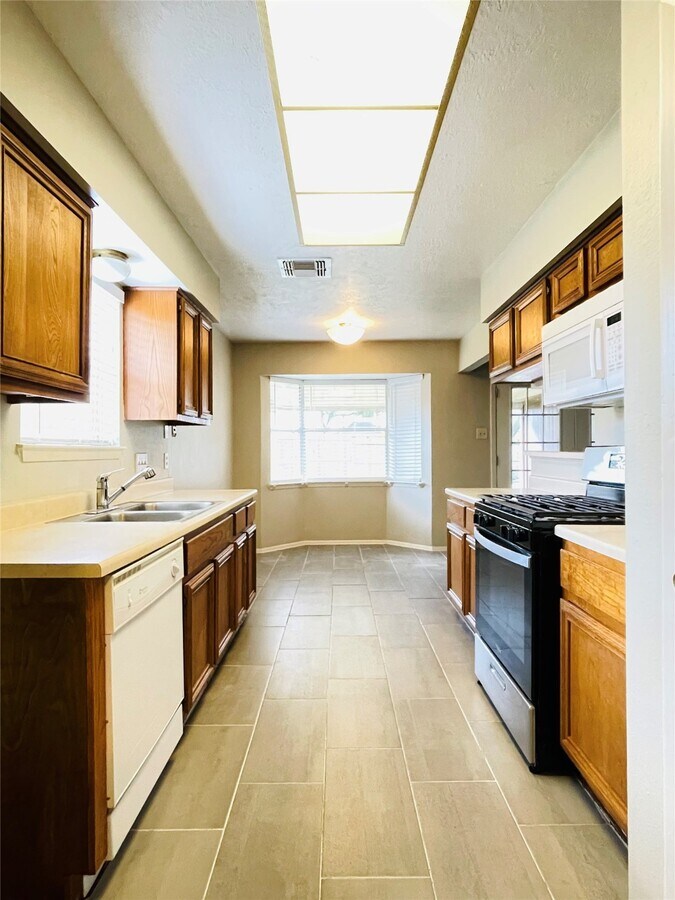 Photo - 4330 Maple Cross Dr