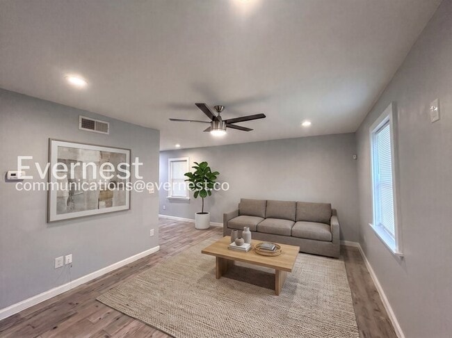Photo - 1408 Lyle Ave