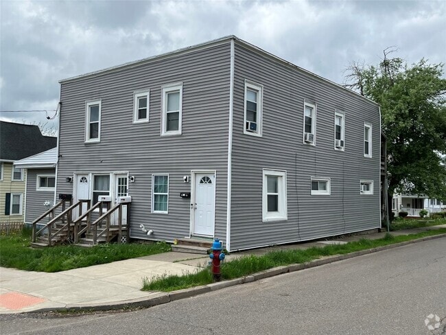 Building Photo - 19 Spruce St Unit 2L Rental