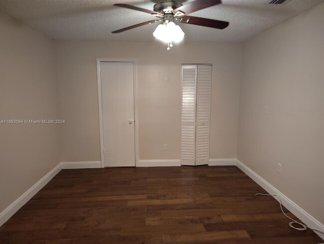 Photo - 8807 NW 113th St Apartamento Unidad A