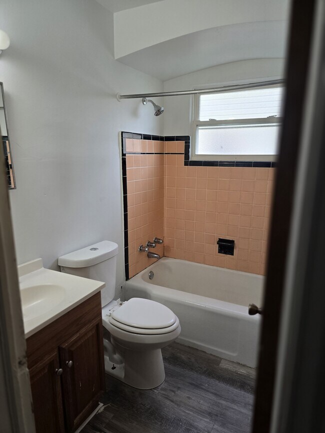 Photo - 15603 Lappin St