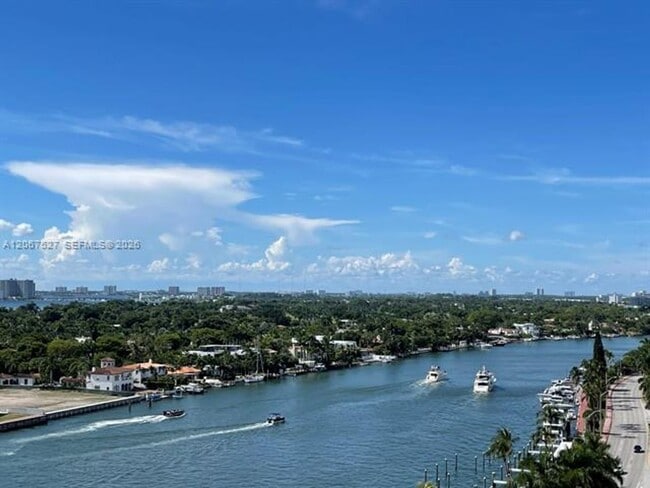 Photo - 5001 Collins Ave
