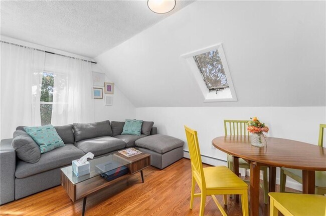 Photo - 183 Wood St Unit 3