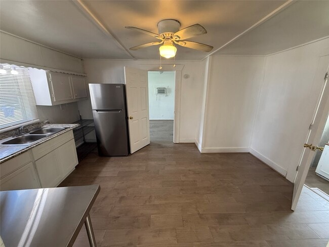 Photo - 119 Louis Davis Dr