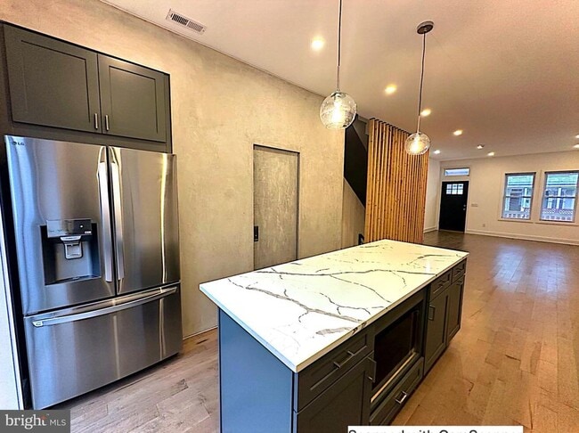 Photo - 733 Gresham Pl NW
