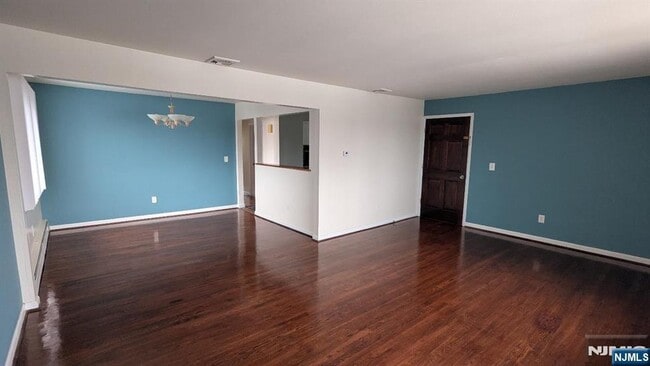 Photo - 95 Stefanic Ave