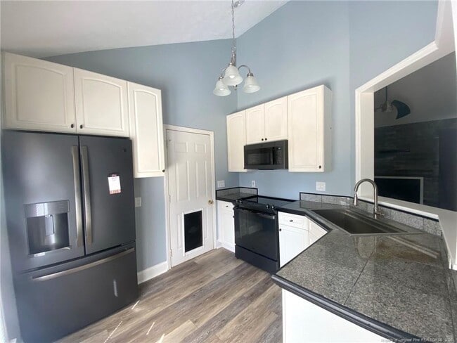 Photo - 5715 Walkabout Rd