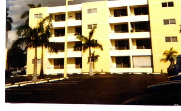Photo - Flamingo Court