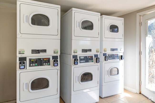 Centro de lavandería - Vida at Cottages