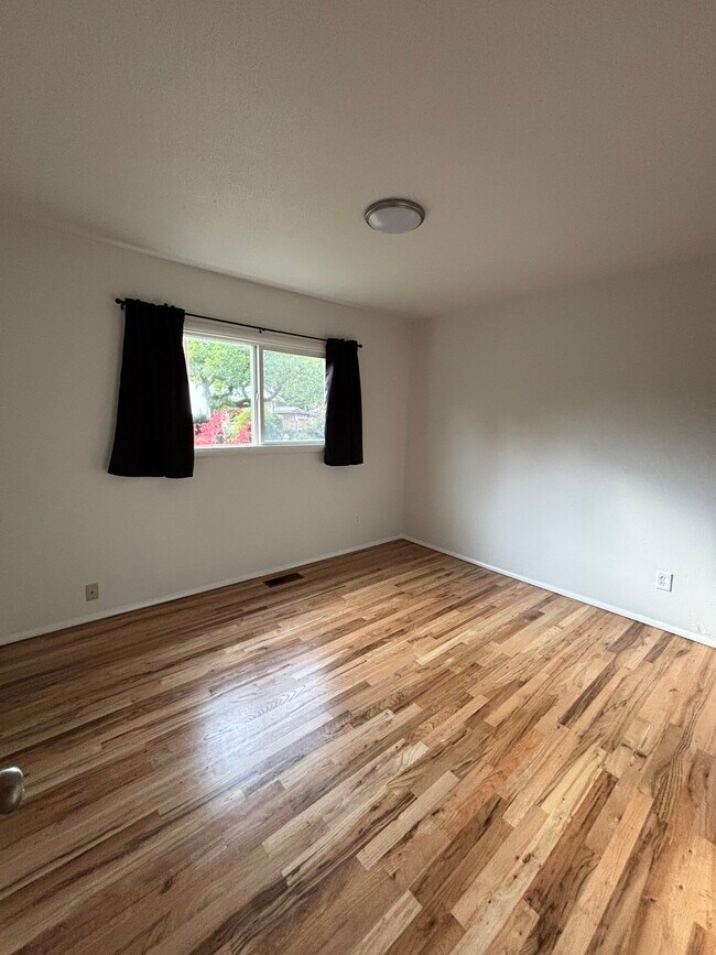 Photo - 7912 N Dwight Ave