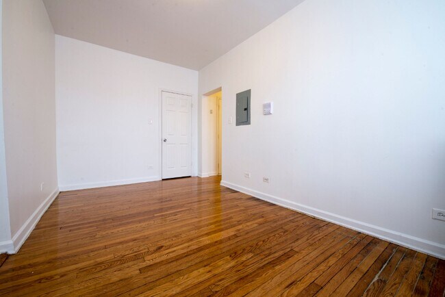 5958 W North
