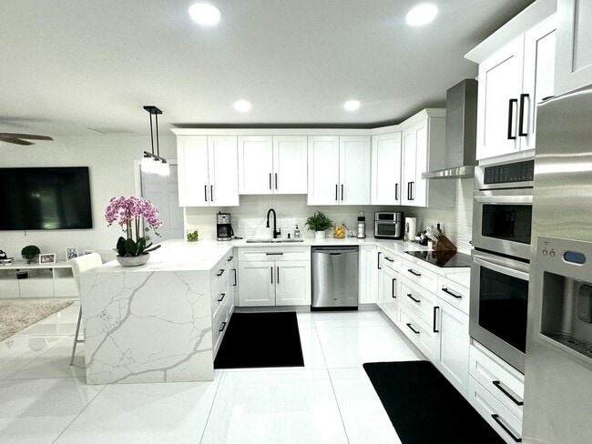 Building Photo - 121 Eider Ct