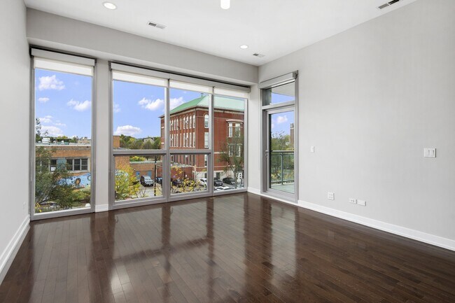 Photo - 1846 W Division Apartments