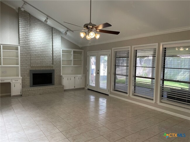 101 Rio Vista Dr