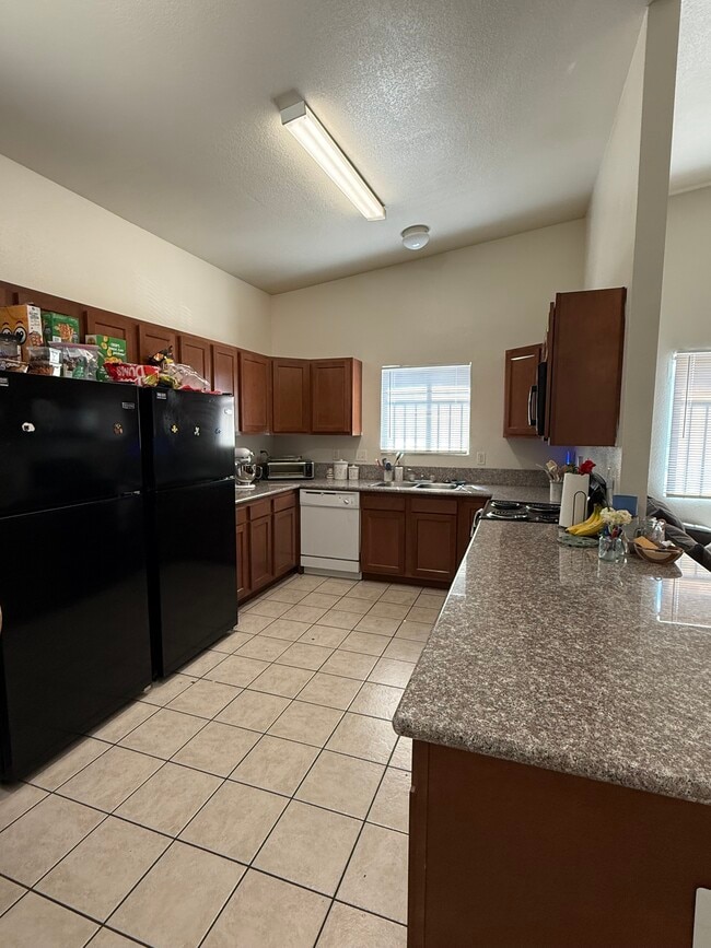 Photo - 802 E Lester St Unit 2 Bed / 2 Bath Near UofA