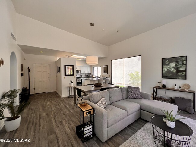 5848 Bright Star Dr