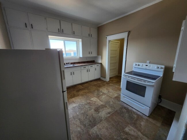 Building Photo - 144 Victoria St Unit 9