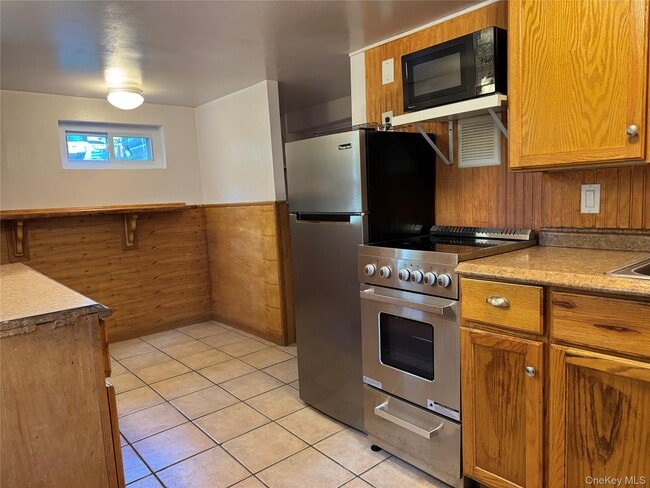 Building Photo - 198 Kings Ferry Rd