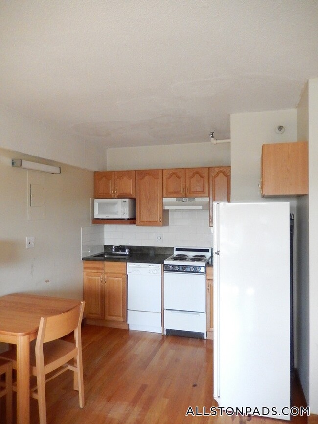 Photo - 1110 Commonwealth Ave Apartment Unit 611