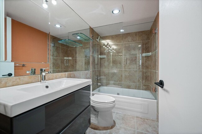 Photo - 689 NE 6th Ct Unit 4