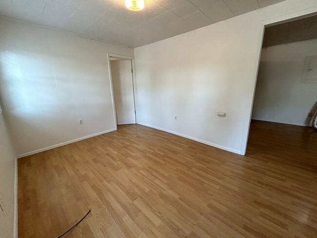 Photo - Large 2 Bed 1 Bath House with Fenced Yard and Washer Dryer Hookups