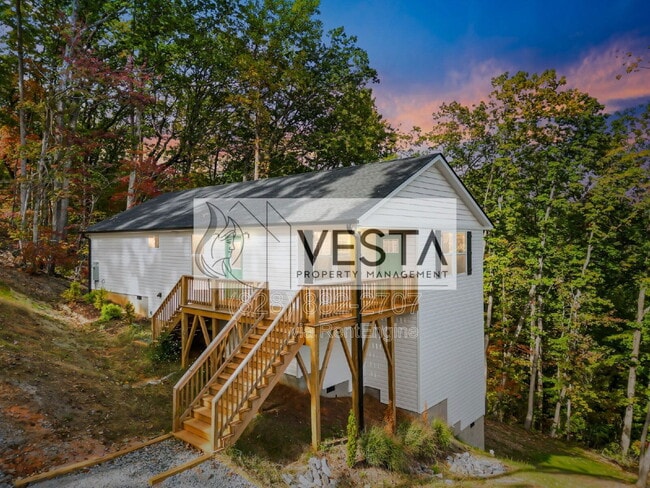 Building Photo - 430 Hague Dr