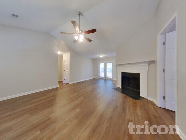 Photo - 14 Iron Spot Cir