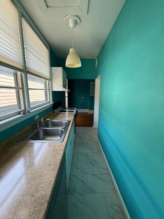 311 E Duffy St Unidad B (Upstairs)