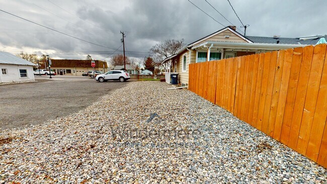 Photo - Coll817 Unit Coll821