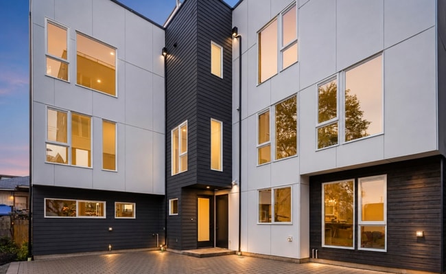 Building Photo - 4425 Fremont Ave N Unit A