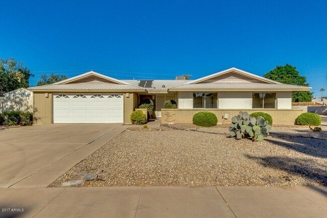 Photo - Best Neighborhood around ASU! 5 Bed 2 Bath with great yard