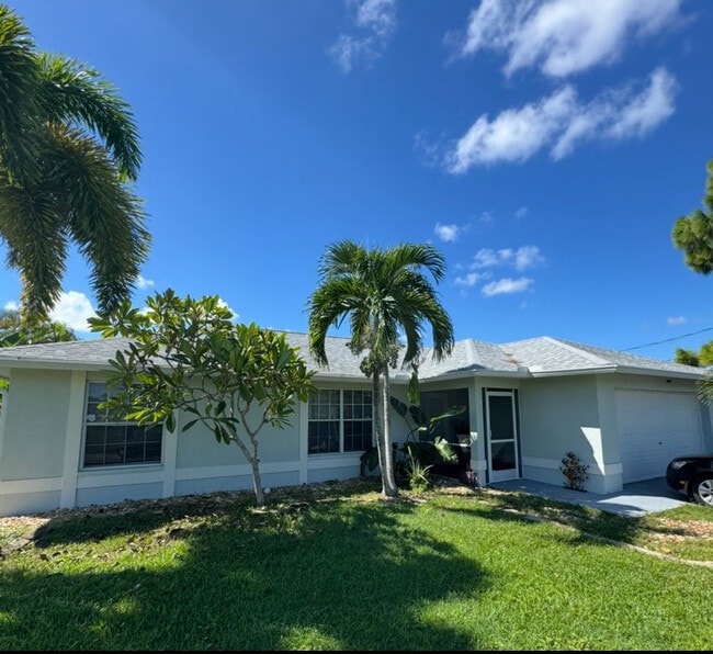 Building Photo - 1904 SW 28th Ter Unit Rental