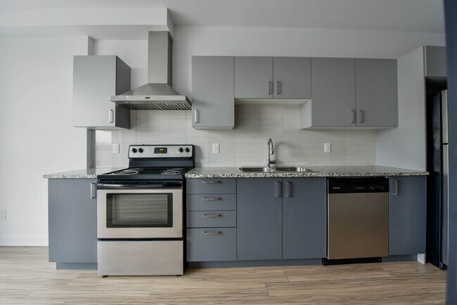 Photo - 6600 Av. de Darlington Unit 211