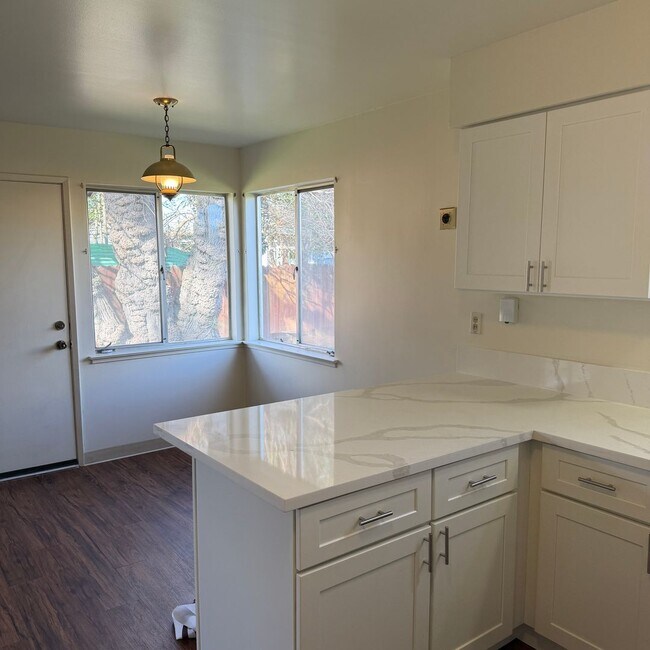 Photo - Home for Rent - 3 bedroom/2 bath Unit