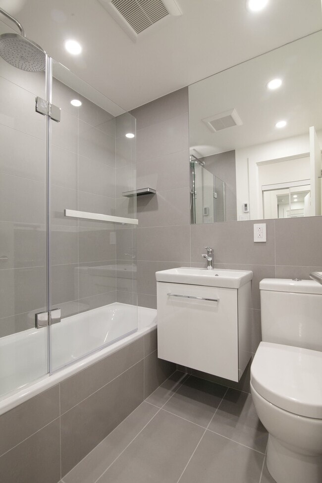 Photo - 4390 Blvd Grand