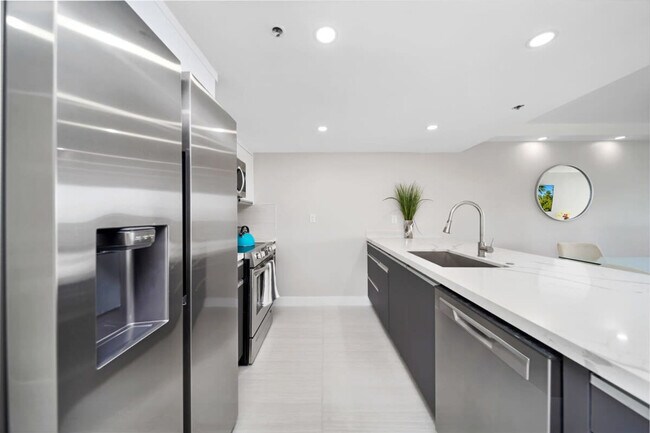 Photo - 1717 N Bayshore Dr Unit SI ID1437609P
