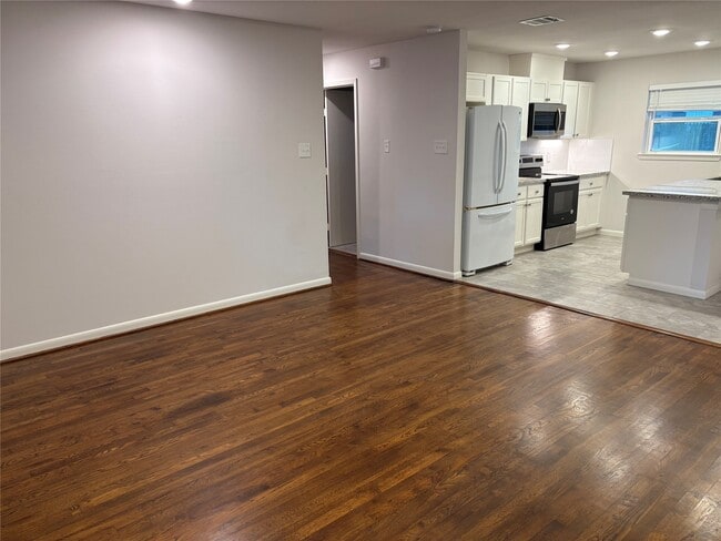 Photo - 9511 Bundy Ln
