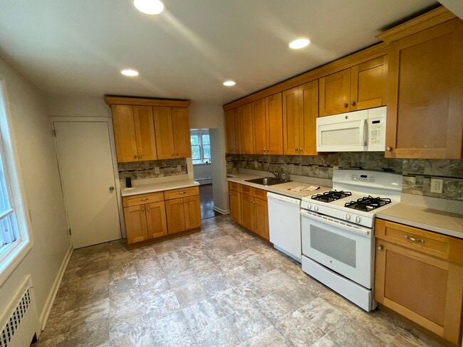 Photo - 253 Harrison St