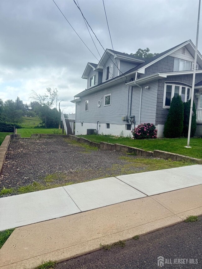 Photo - 363 Portia St