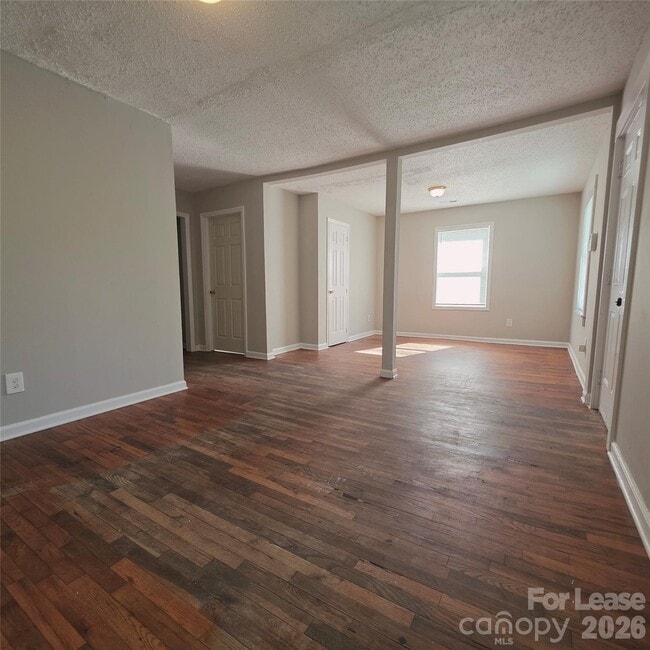 Photo - 924 Holland Ave