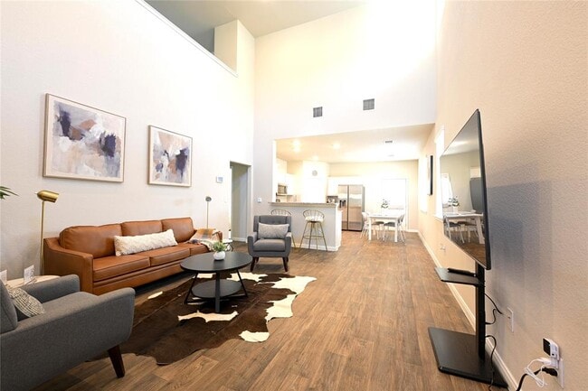 Photo - 14008 Levy Ln
