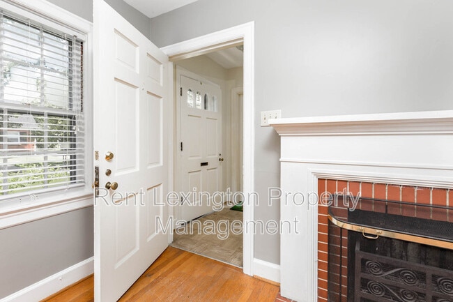 Photo - 123 Barberry Ln