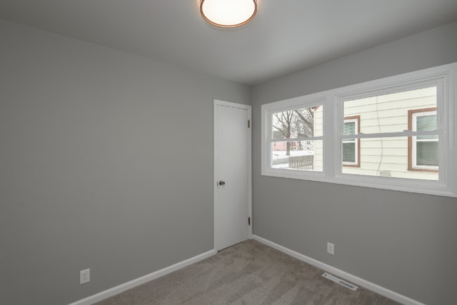 Photo - 424 S 66th St