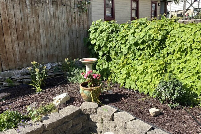 Photo - 1633-1635-1635 N Hawley Rd